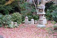 Jizo and stone lantern