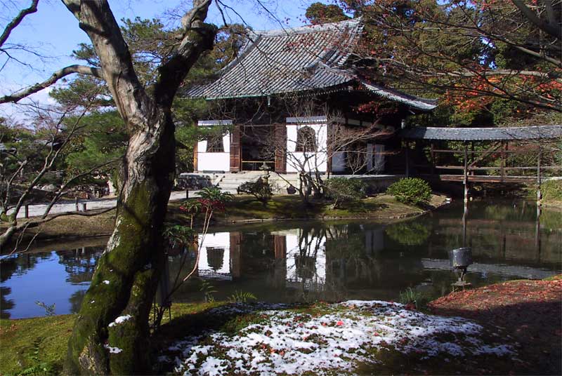 Kaisan-do and Garyo-chi pond